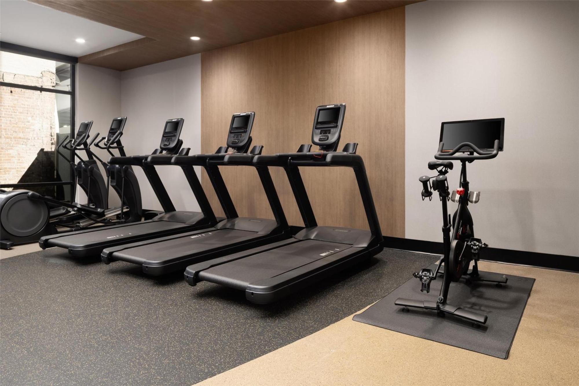 Hilton Garden Inn Greenville University Area Экстерьер фото