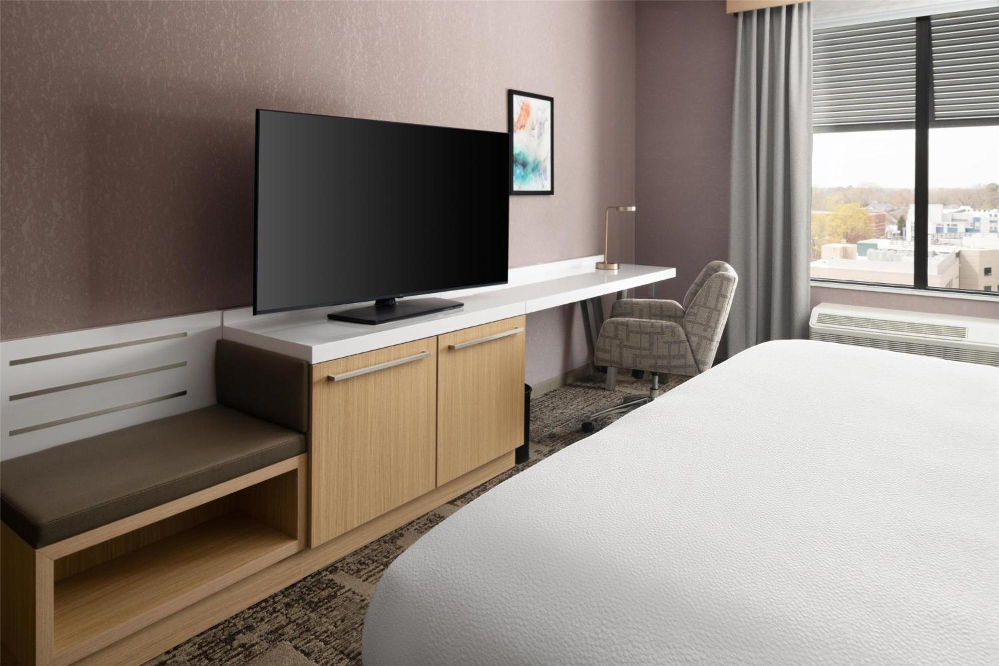 Hilton Garden Inn Greenville University Area Экстерьер фото